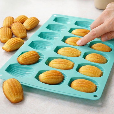 Moule-Madeleines-Demoulage-Parfaites-VERT
