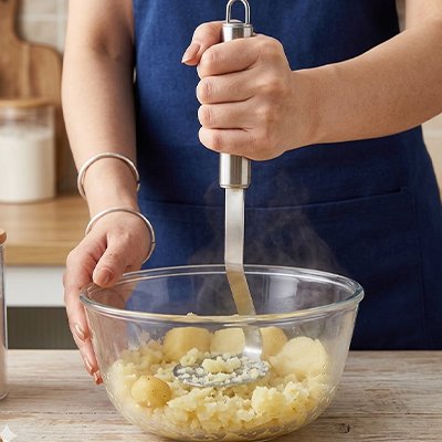 PRESSE-PUREE-lisse-sans-grumeau-ustensile-durable
