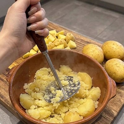 PRESSE-PUREE-ustensile-cuisine-ergonomique-manche-long
