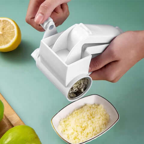 Râpe-a-Fromage-Croqualis-râpe-fromage-blanche