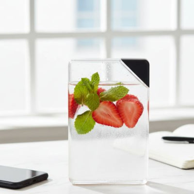 bouteille-eau-plate-transparente-infusion-detox