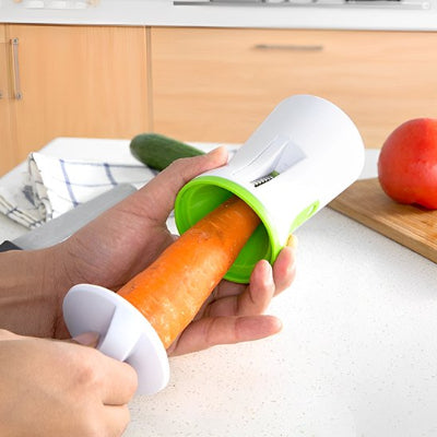 Coupe-legumes-avec-cocombre