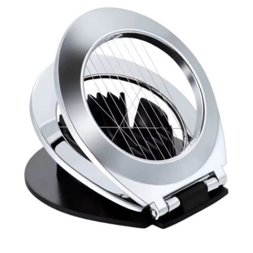 Coupe-œuf rond chromé 2-en-1 sur fond blanc : anneau chromé, fils inox et berceau noir