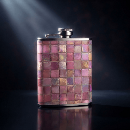 flasque-hanche-mosaique-rose-nacree-beaute-pure-gourde-plate-mosaique-rose-iridescente-eclat-luxe.