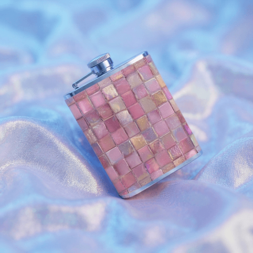 flasque-hanche-mosaique-rose-nacree-beaute-pure-gourde-plate-mosaique-rose-iridescente-eclat-luxe