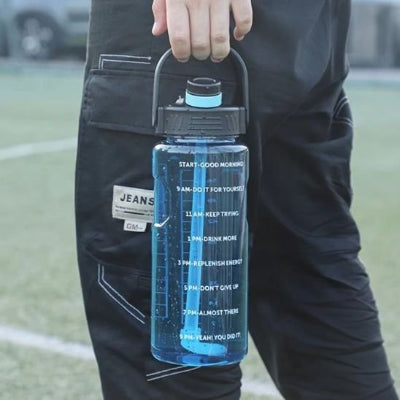 Gourde-2l-avec-paille-et-acrroche