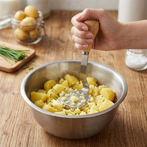 mini-presse-puree-manuel-inox-bois-patte-ours-cuisine-fait-maison