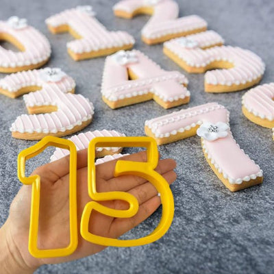 moule-number-cake-Decoupoir-chiffre-Moule-anniversaire-chiffre-Accessoire-number-cake-facile