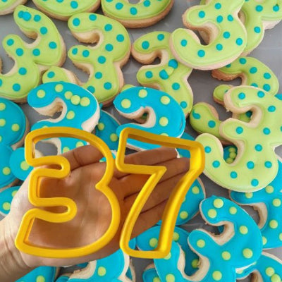 moule-number-cake-Decoupoir-chiffre-Moule-anniversaire-chiffre