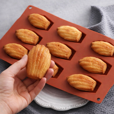 moule-silicone-madeleine-authentique-forme-nervuree-cuisson-parfaite