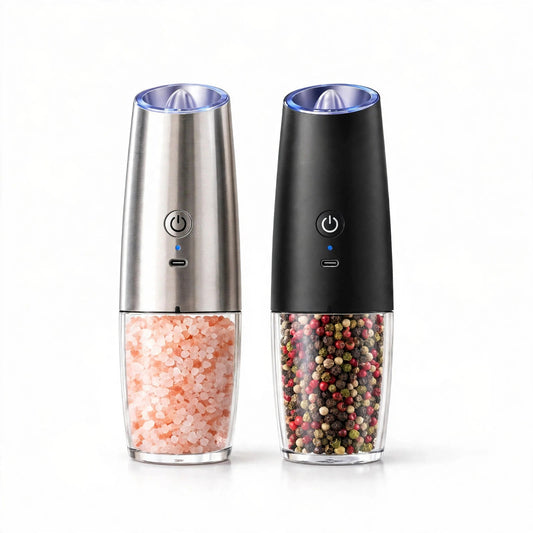 Pack duo moulins à poivre et sel électriques rechargeables — inox et noir mat, packshot fond blanc