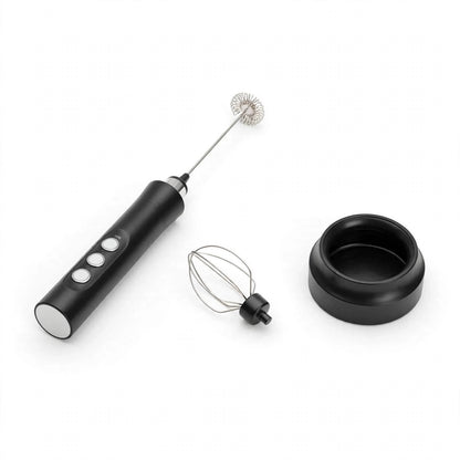 Kit mousseur à lait VORTEX EXPRESS sur fond blanc : manche sans fil, fouet spirale, fouet ballon et support
